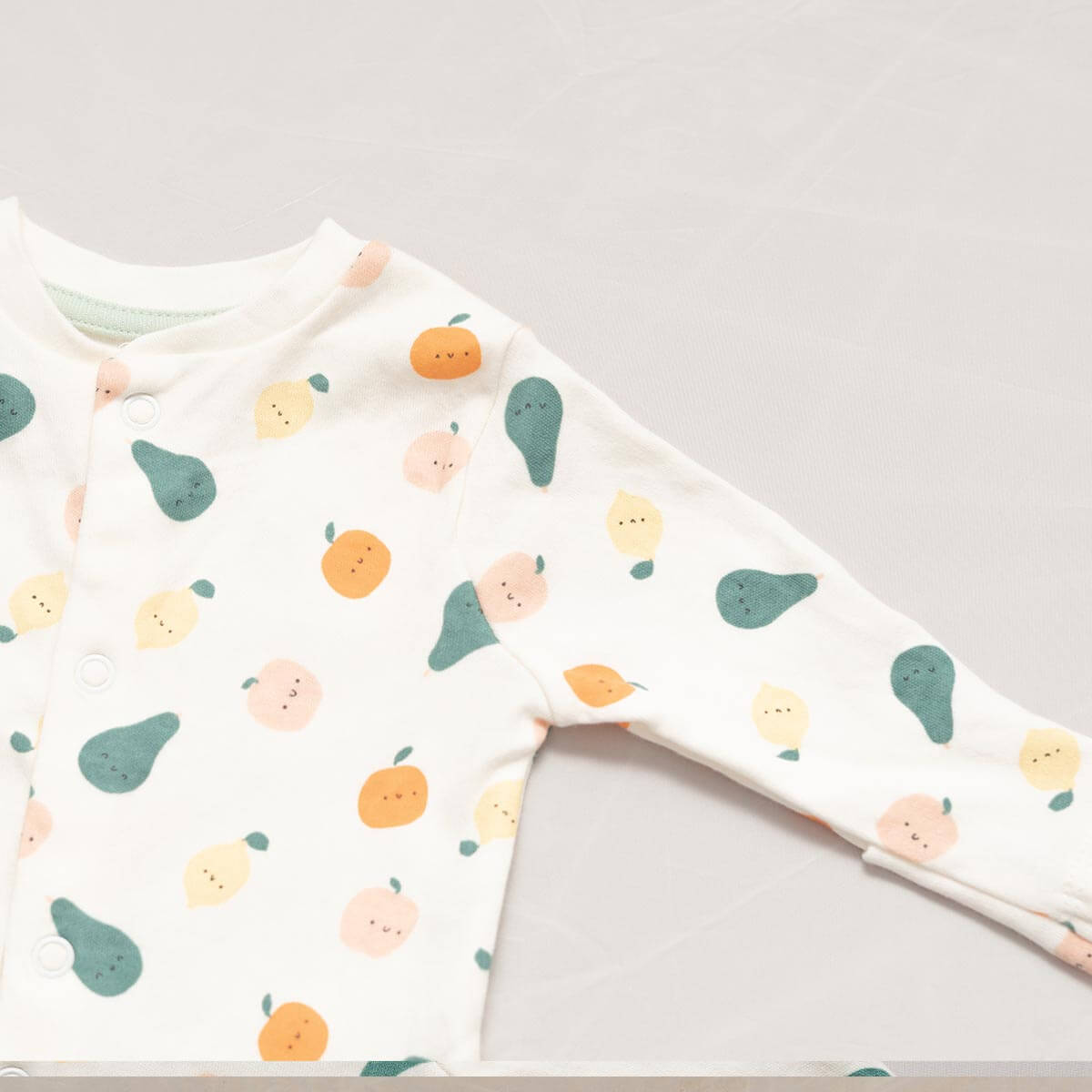 Cute Little Oranges Printed Sleepsuit - Image 3